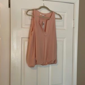 Max Studio NWT Size M Peach Sleeveless Elastic Bottom Top
